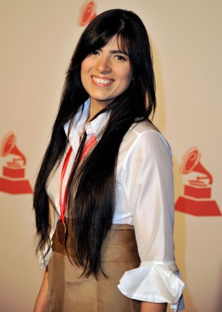 Cantora Fernanda Brum